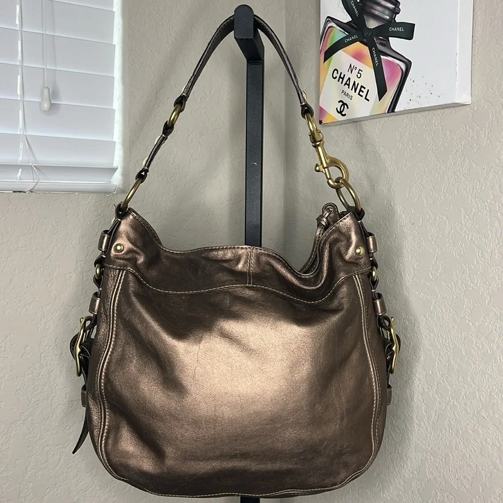 Coach EUC Bronze Leather Purse, hardly used, with inside pockets.
